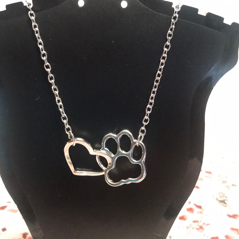 Paw print heart necklace - Picture 2 of 2